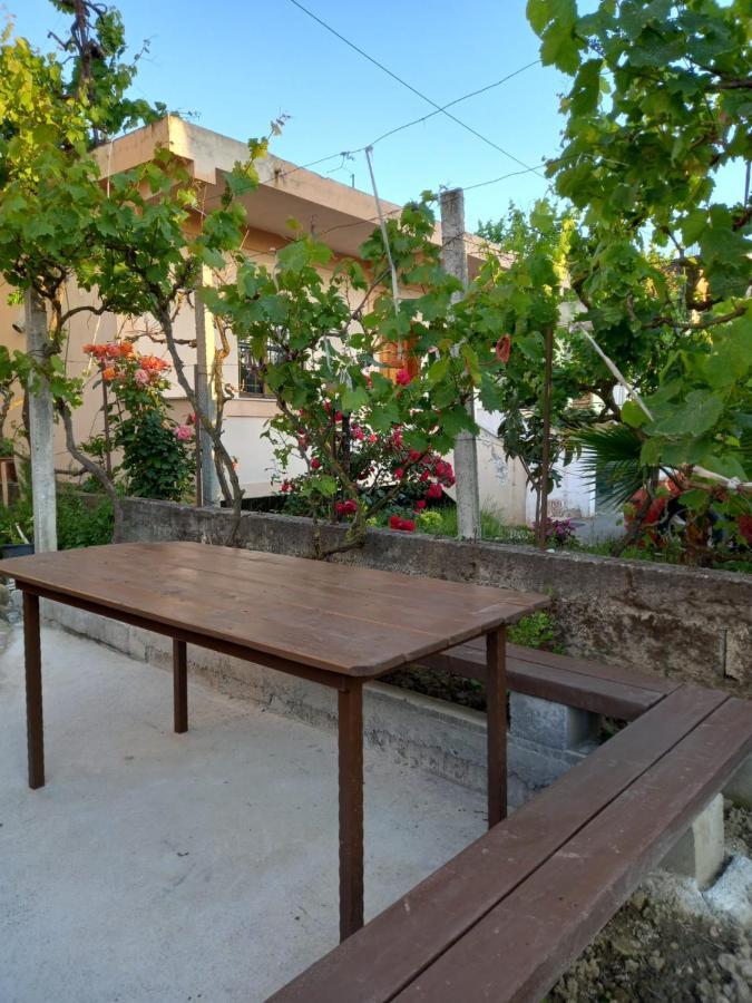 Villa Baka 14 Durres Exterior photo
